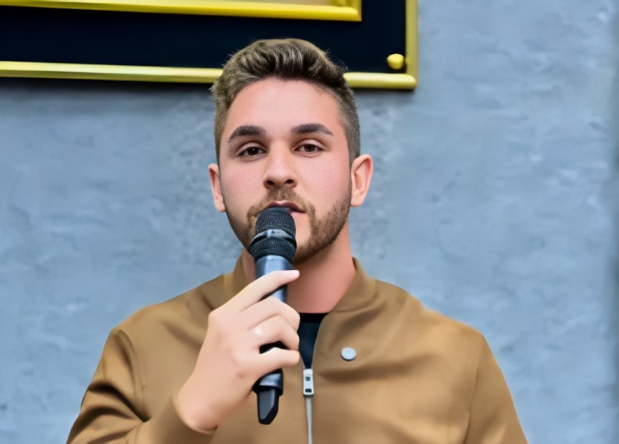 Kauan Berto entrega mais de 500 kits de enxoval pelo programa Coração de Mãe em Cajamar
