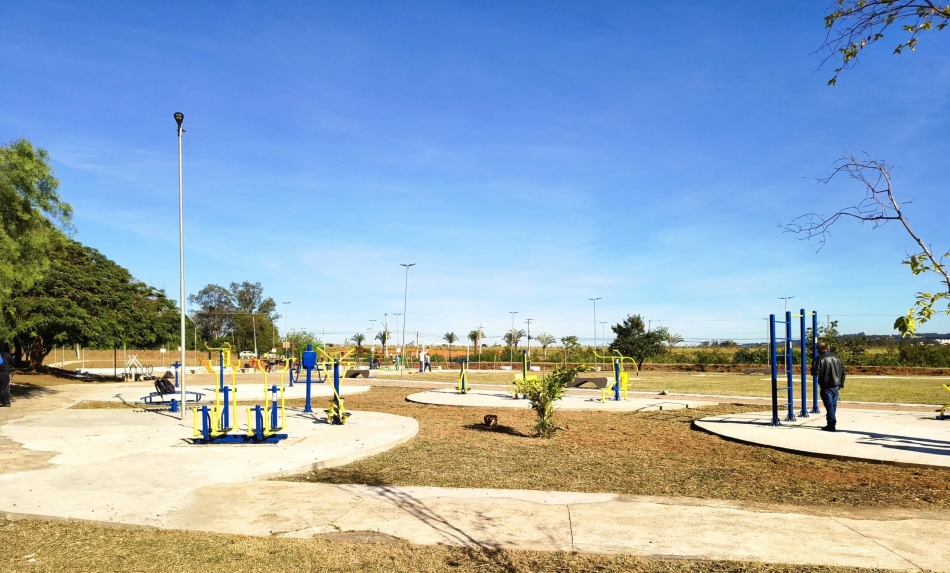 Praça da Música no Jd. Santa Rita de Cássia é transformada em ponto de encontro e lazer