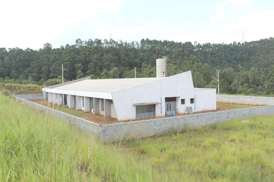 Construção de Escola de Educação Infantil no Portal está abandona