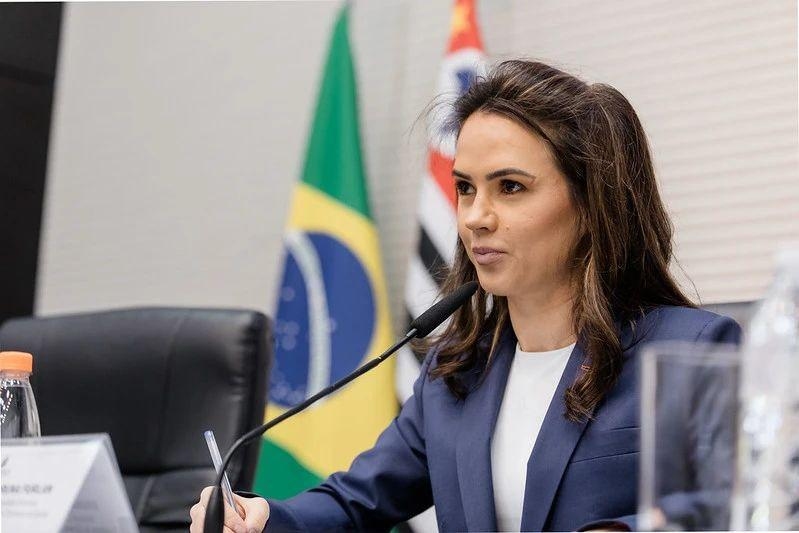 Bruna Furlan garante recursos para cirurgia nos olhos que ajuda pacientes a recuperar a visão 
