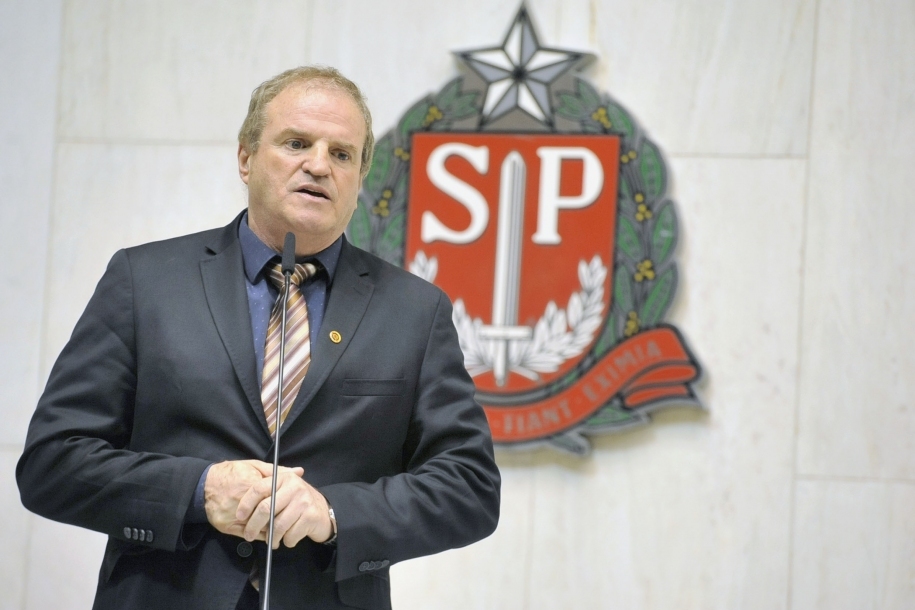 Cezar cria Projeto para orientação profissional de jovens