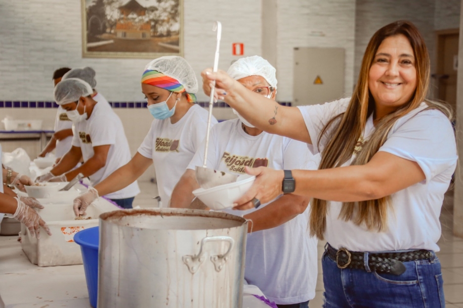 2ª edição da Feijoada Solidária arrecada fundos para ações sociais