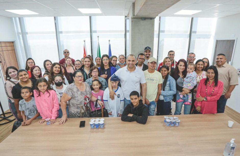 Prefeito promove encontro para tratar do Programa Mascote Mirim