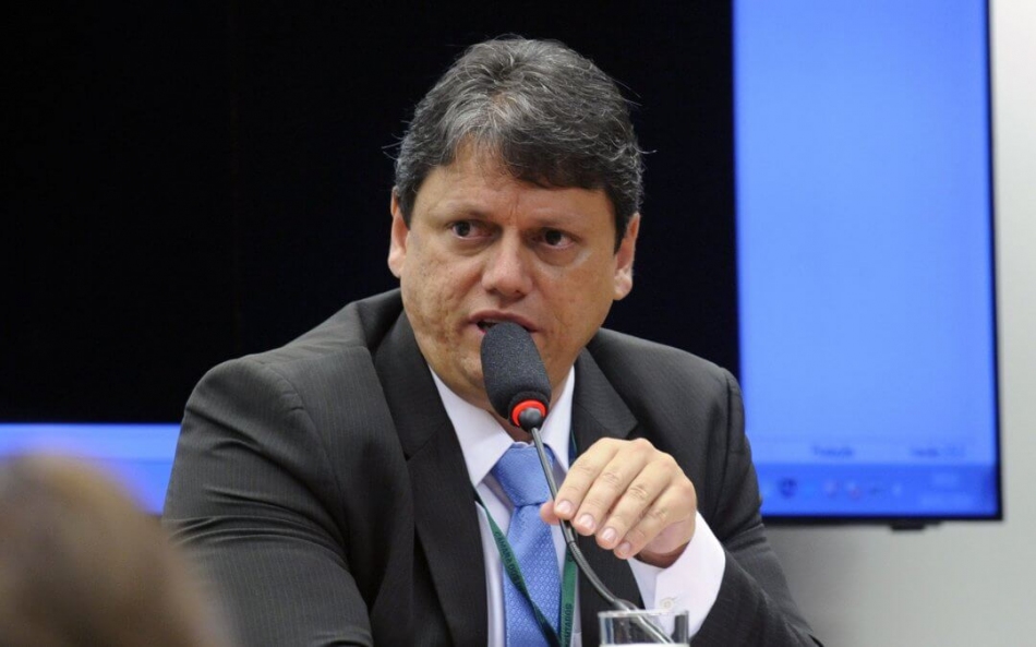 Candidato a governador, Tarcísio de Freitas sofre atentado a tiros em Paraisópolis 