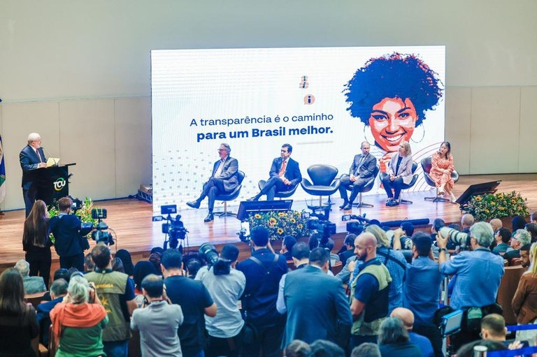 Presidente Lula anuncia medidas de fortalecimento da transparência pública