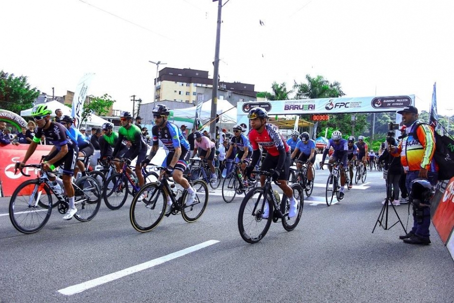 4º GP Barueri de Ciclismo reúne centenas de ciclistas
