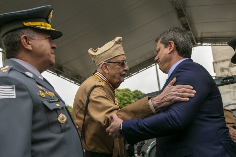 Governador Tarcísio acompanha desfile de 91 anos da Revolução Constitucionalista