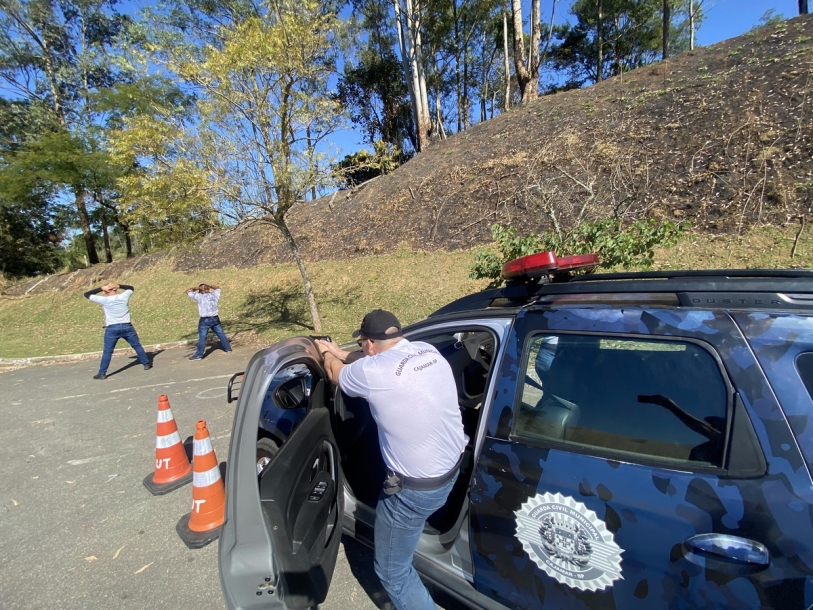Alunos da Guarda Municipal de Cajamar recebem treinamento de direção defensiva