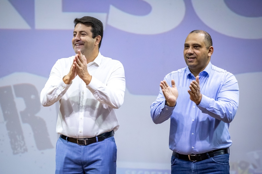 Marcos Tonho prestigia palestra motivacional de Elvis Cezar para integrantes do Projeto Crescer