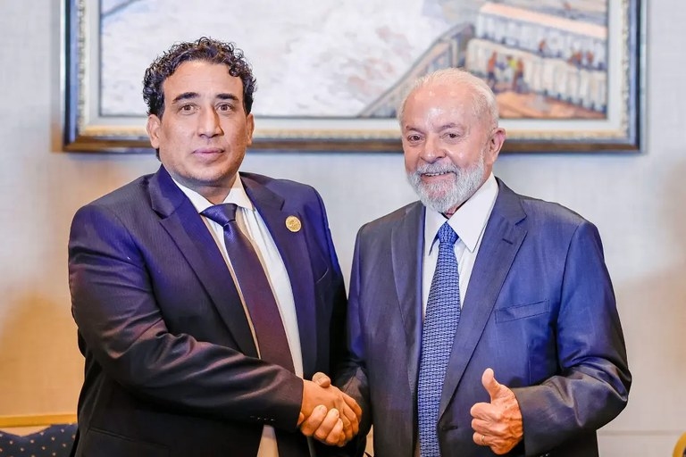Presidente Lula recebe pedido de reabertura da Embaixada na Líbia