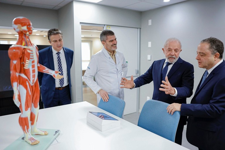 Lula participa do lançamento dos cursos de Medicina e Biomedicina da Faculdade Sírio-Libanês